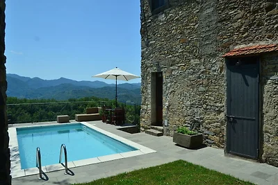 Cottage a Fivizzano con Piscina