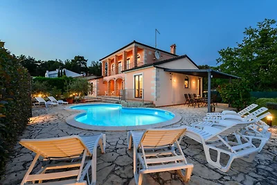 Villa Imagine mit beheiztem Pool