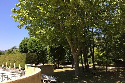 Wohnung in einem Château de la Drôme mit Pool