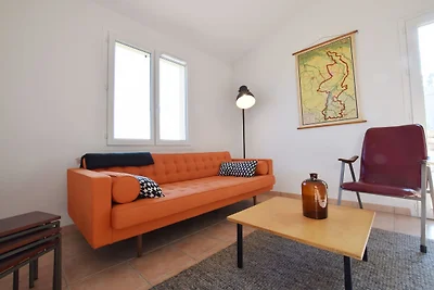 Imponente villa con vista sulla collina