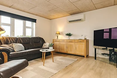 14 Personen Ferienhaus in Fur-By Traum