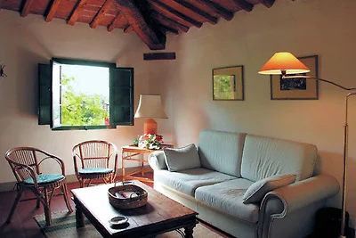 Moderne Ferienwohnung mit Pool in Ghizzano