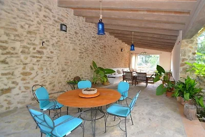Finca in Llubi mit Schwimmbecken
