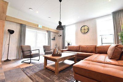Schönes Ferienhaus in Heino mit Schwimmbad