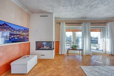 Villa in Nedescina mit Schwimmbecken