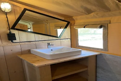 Glamping-Ausflug am Wasser