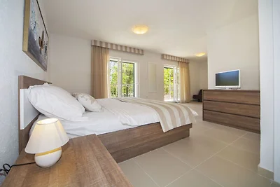 Beeindruckende Villa mit Pool in Povlja