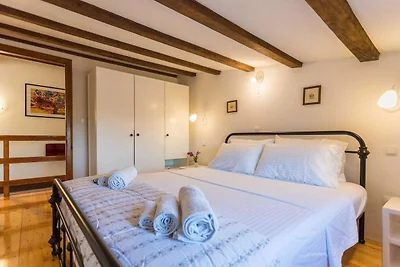 Ferienhaus in Pjescana Uvala in Strandnähe