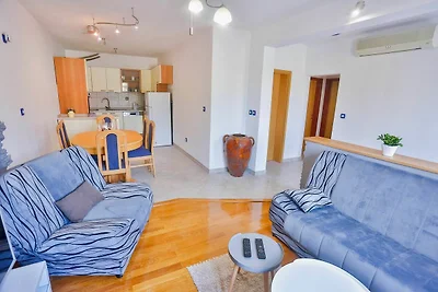 Apartment Lenka mit Garten