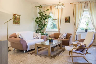 Ampia villa con piscina