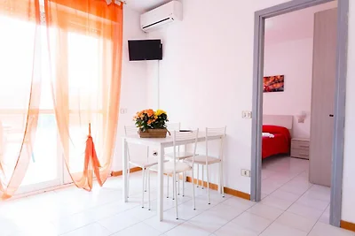 4-Person Coastal Apartment near Tuscany