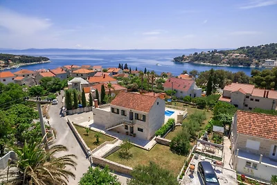 Moderne Villa mit privatem Swimmingpool in...