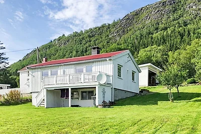 6 Personen Ferienhaus in AVERØY