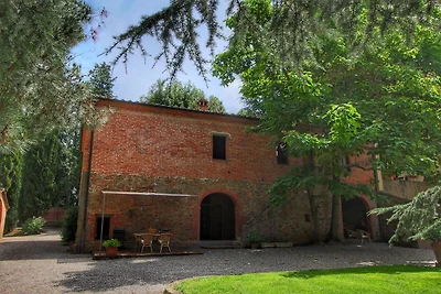 Pittoresca villa con piscina a Sinalunga