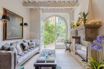 Luxe appartement met privétuin in Lucca