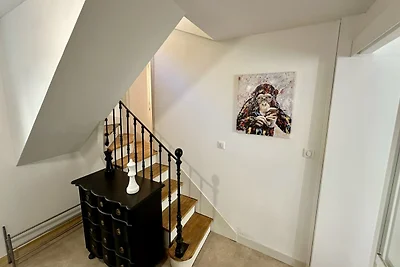 Sanctuaire luxuriant près de la forêt