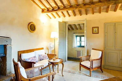 Splendida villa con piscina in comune a...