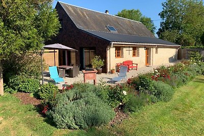 Tranquillo cottage in Normandia con terrazza