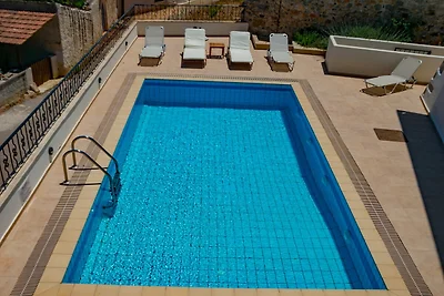 Villa in Kefalas mit privatem Pool