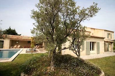 Grandeur Villa a Eygalières con piscina