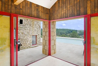 Maestosa casa vacanze con piscina