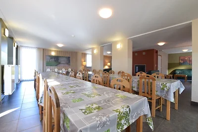 Großzügiges Ferienhaus mit Sauna in Rendeux