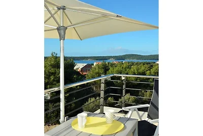 Ferienwohnung in Milna mit Schwimmbecken