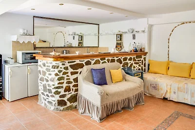 Scenic Holiday Home in Syros con Balcone