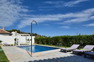 Luxuriöse Villa mit Swimmingpool und Sauna