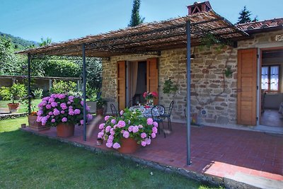 Bauernhaus in Loro Ciuffenna mit Garten