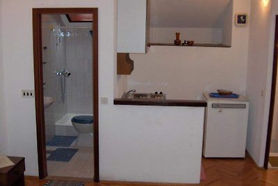 Apartments Nadia - Studio Apartment with Balc...