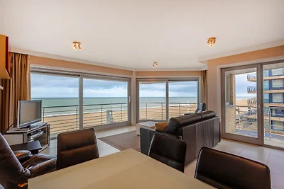 Moderne, luxuriöse Eckwohnung direkt am Meer