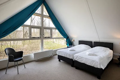 Lussuosa villa con 2 bagni e solarium, a 8 km...