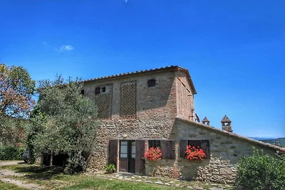 Ferienhaus auf einem Hügel mit Garten