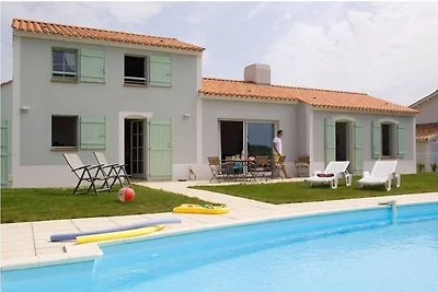 Geräumige Villa mit privatem Pool in Loire