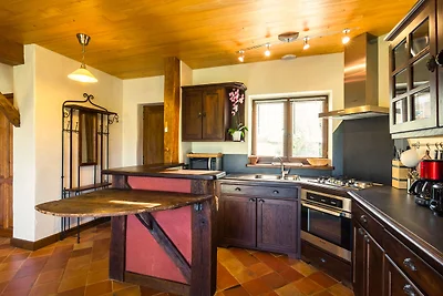 Ruhiges Ferienhaus mit Pool