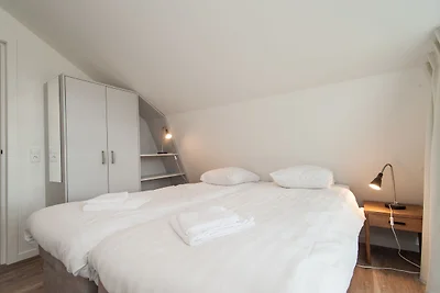 Schöne neue Villa mit Whirlpool