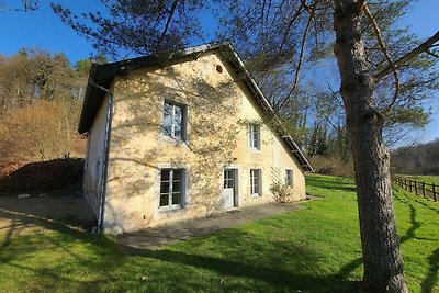 Charmantes Ferienhaus in Orval mit Garten