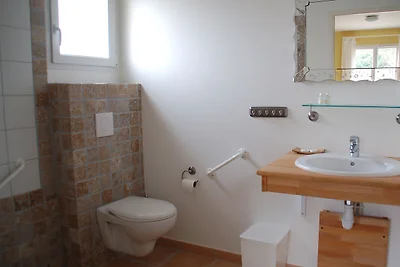 Confortevole villa con jacuzzi