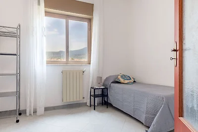 Soleggiato appartamento a Giarre vicino al...