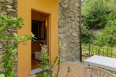 Bauernhaus in Verbania mit Garten