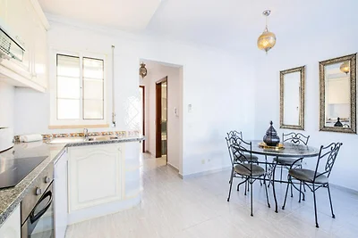 Apartment in der Nähe des Strandes und des Po...