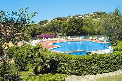 Wohnung im sardischen Stil mit Pool