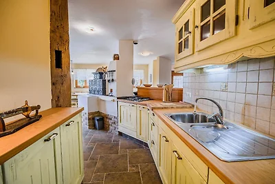 Hidden Authentic Haven Apartments - One Bedro...