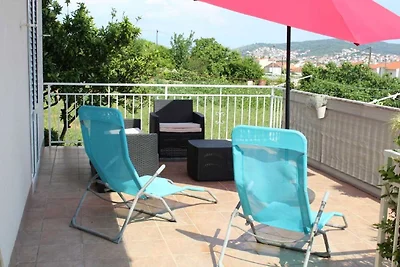 Moderne Ferienwohnung in Seget Donji mit...
