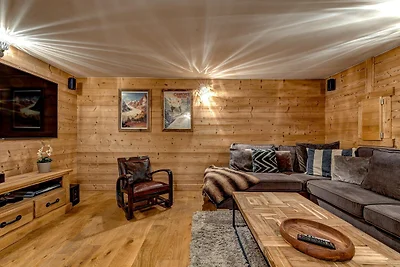 Chalet with Hot Tub & Sauna near Chamonix...