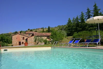 Bellissima villa con piscina a Cortona