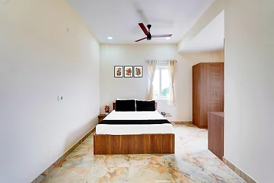 Super Hotel O  Radha Residency