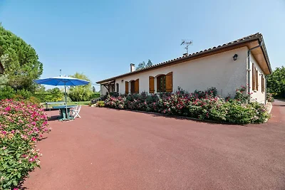 Schöne Villa mit privatem Garten in Pineuilh