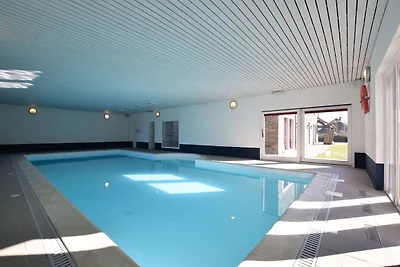Casa vacanze a Tenneville con piscina coperta